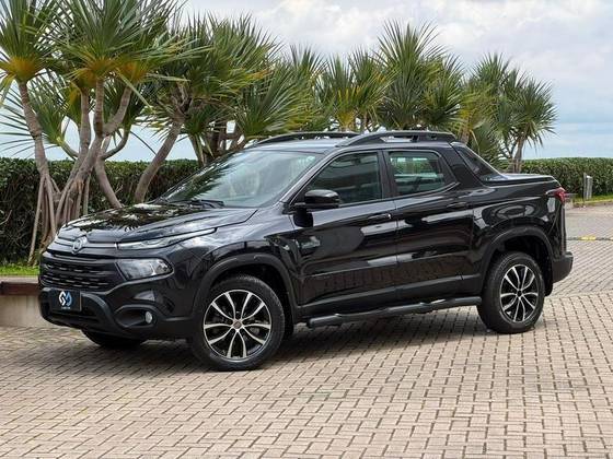 FIAT TORO 2.0 16V TURBO DIESEL ULTRA 4WD AT9 FIAT TORO 2.0 16V TURBO DIESEL ULTRA 4WD AT9
